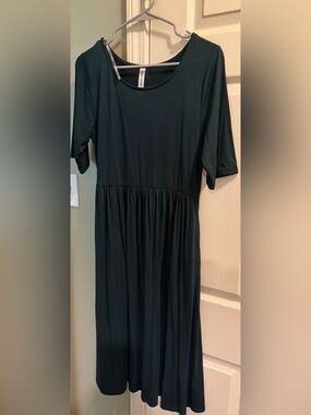 Zenana Outfitters Dark Green Midi Dress with Gathered Waist